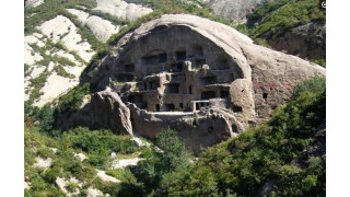 Kỳ lạ hang động bị bỏ hoang gần Vạn Lý Trường Thành và bộ tộc bí ẩn cổ đại